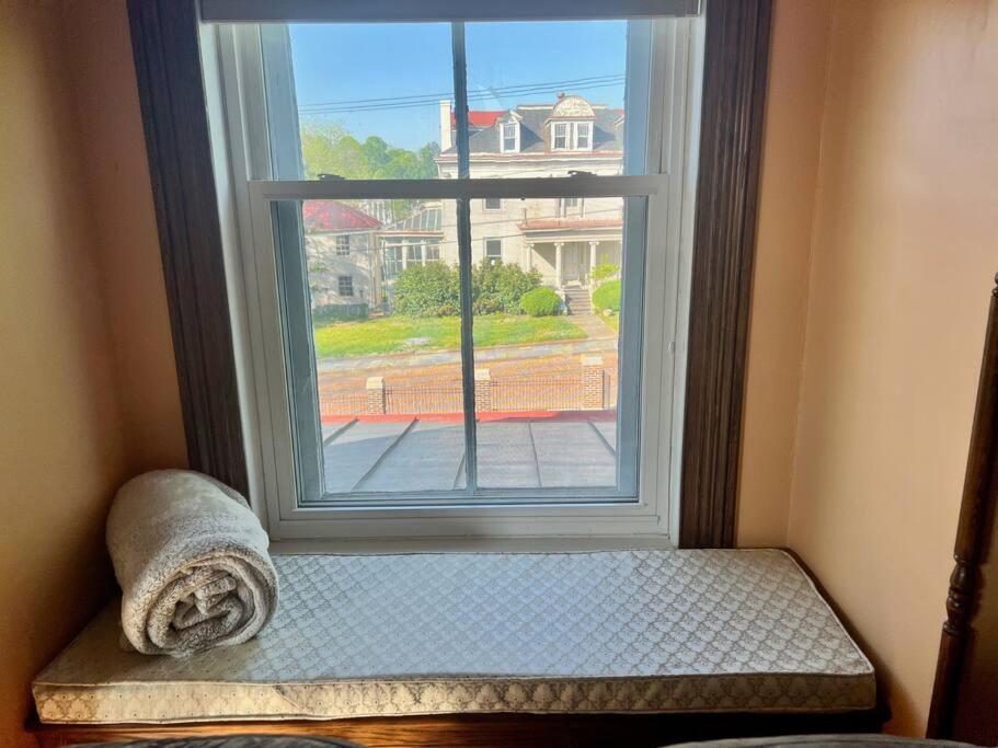 린츠버그 Peaceful Easy Feelings - King Sized Bed - Sleeps 2 아파트 외부 사진